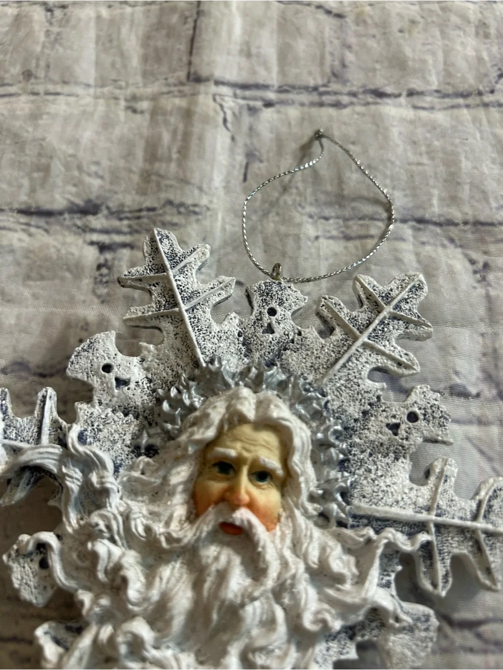 OLD FASHIONED DETAILED SCULPTED WHITE SANTA CLAUS FACE GLITTERED ORNAMENT (1)